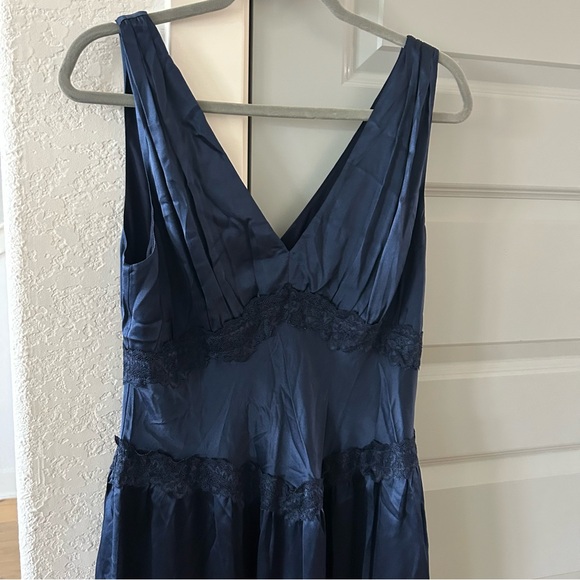 Reformation Stasia Dress in Navy, NWT size 10! - Picture 5 of 7